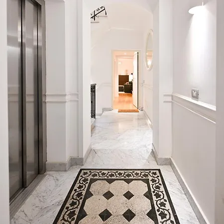 Monti Luxury Patio ローマ