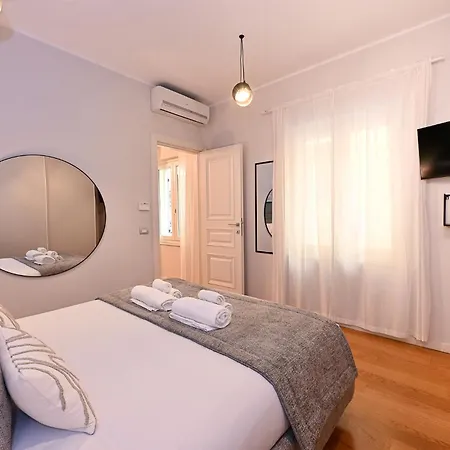 Monti Luxury Patio * ローマ